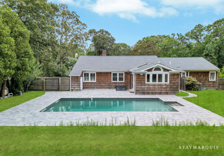 Backyard/pool