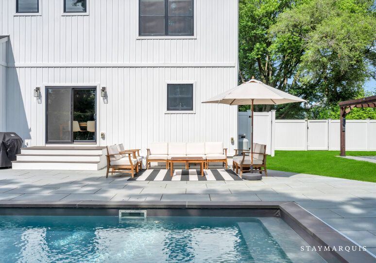 Outdoor deck