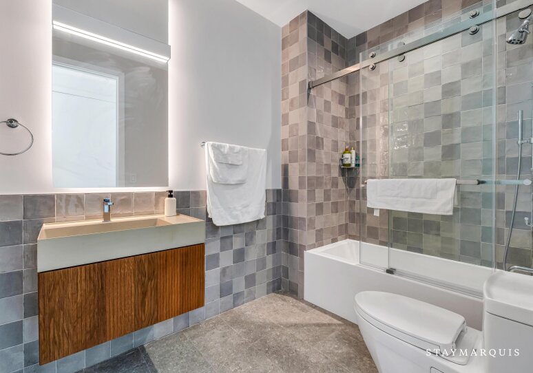 Guest Bedroom ensuite