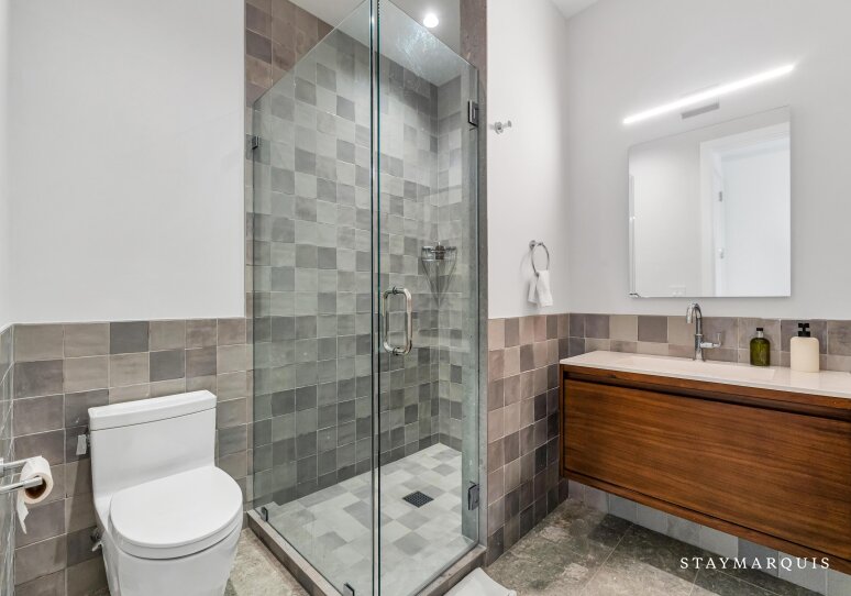 Guest Bedroom ensuite