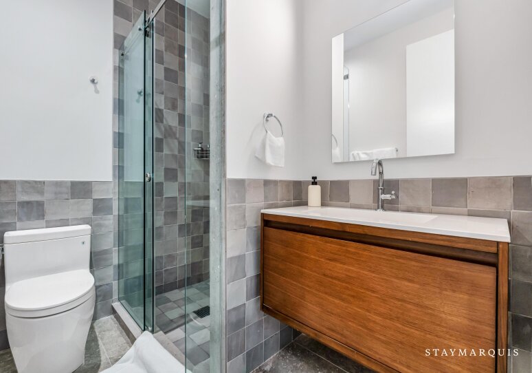 Guest Bedroom ensuite