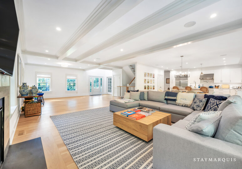 Open concept living, dining and kitchen