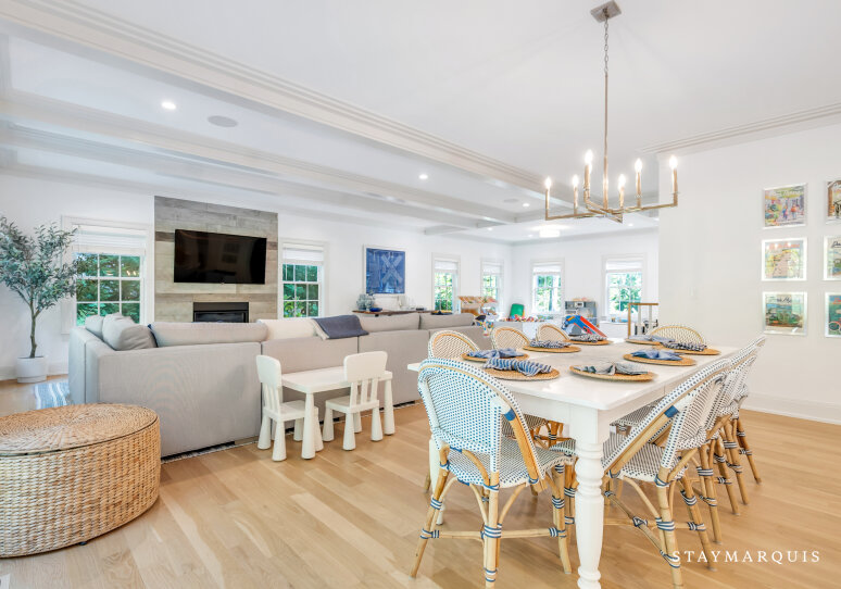 Open concept living, dining and kitchen
