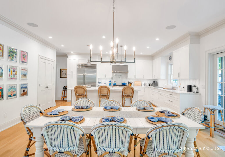 Open concept living, dining and kitchen