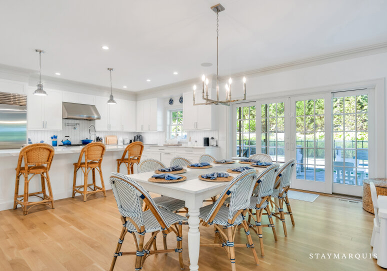 Open concept living, dining and kitchen
