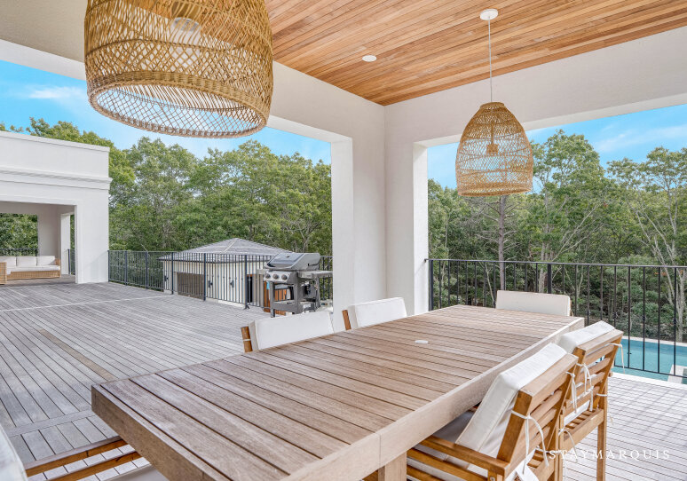 Shaded Outdoor Dining